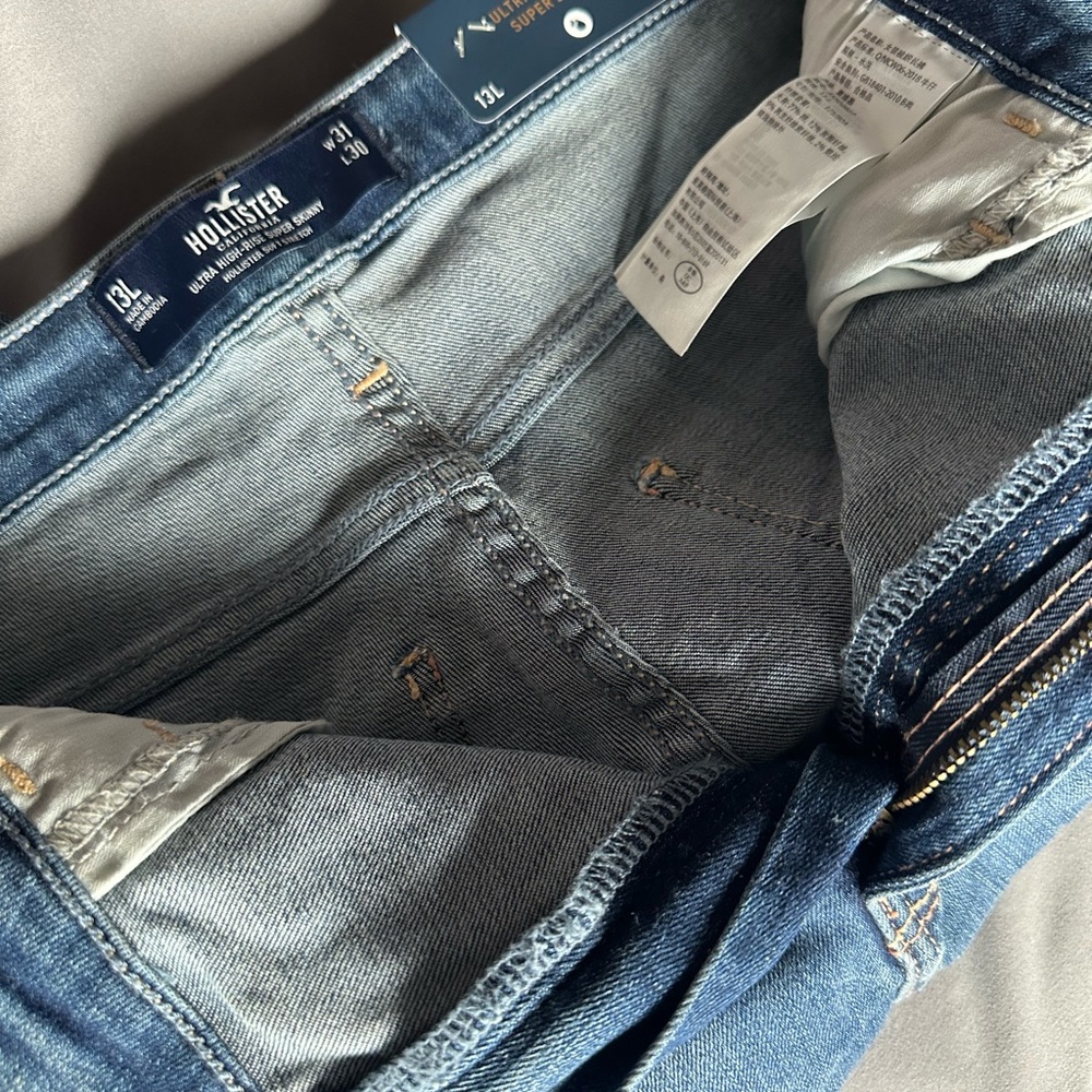 Hollister Ultra High Rise Super Skinny
